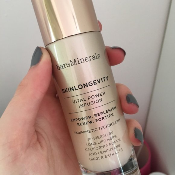 HIGH END MAKE UP MYSTERY BOX - Picture 11 of 12